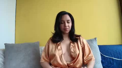 Snapshot of esmerald_1111 chatting on 11-17-25, 02:12 Esmeralda online show from 11-17-25, 02:12