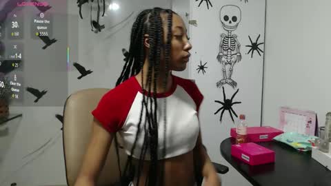 Snapshot of esmeralda_bk chatting on 10-20-25, 10:32 esmeralda_bk online show from 10-20-25, 10:32