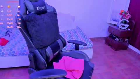 esme online show from 09-20-25, 11:22