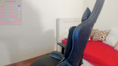 esme online show from 11-18-25, 06:45