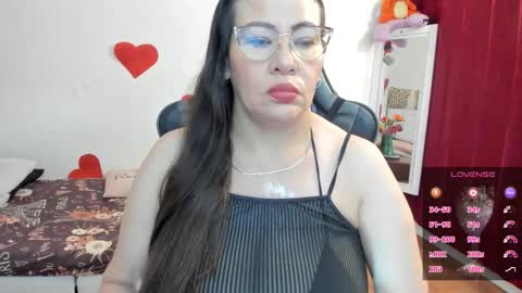 esme online show from 03-01-26, 01:57