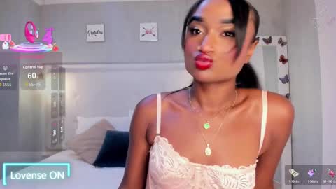 esmeraldanyx online show from 09-17-25, 09:05