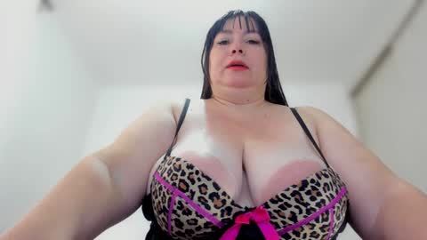 Snapshot of esmeraldo_mfc chatting on 12-19-24, 12:45 Esmeralda online show from 12-19-24, 12:45