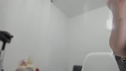 Snapshot of esmeraldo_mfc chatting on 02-12-25, 12:05 Esmeralda online show from 02-12-25, 12:05