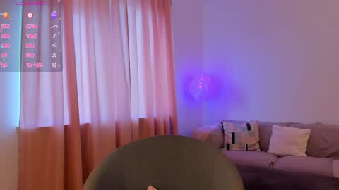 Snapshot of esmimilf chatting on 02-01-25, 01:09 Esmi online show from 02-01-25, 01:09