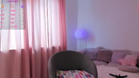Snapshot of esmimilf chatting on 05-07-26, 02:22 Esmi online show from 05-07-26, 02:22