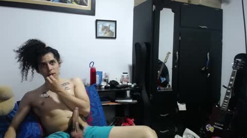 Esnider online show from 05-09-26, 08:41
