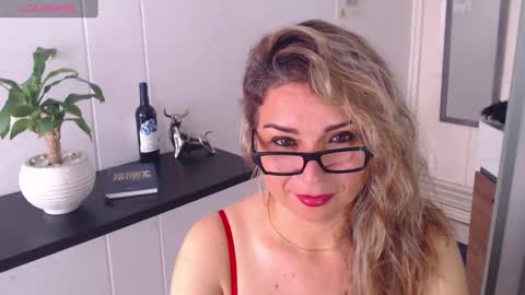 Juliana online show from 12-22-24, 01:44