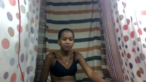 estancelee online show from 06-18-26, 07:07