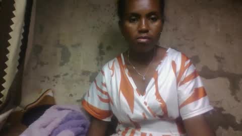 Snapshot of estanie chatting on 10-02-25, 11:17 estanie online show from 10-02-25, 11:17