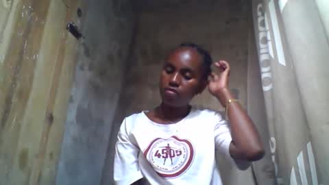 Snapshot of estanie chatting on 10-09-25, 08:29 estanie online show from 10-09-25, 08:29