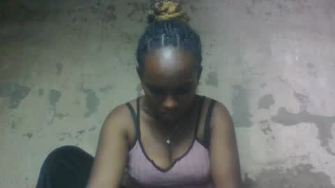 Snapshot of estanie chatting on 10-10-25, 10:09 estanie online show from 10-10-25, 10:09