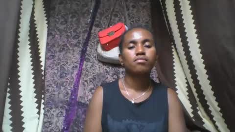 Snapshot of estanie chatting on 10-16-25, 06:53 estanie online show from 10-16-25, 06:53