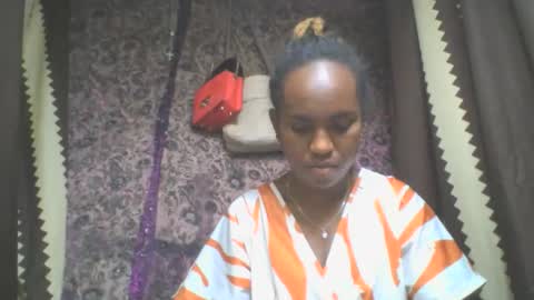 Snapshot of estanie chatting on 10-18-25, 09:10 estanie online show from 10-18-25, 09:10