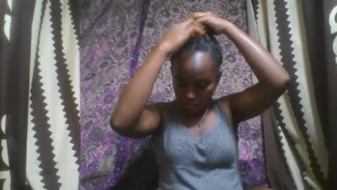 Snapshot of estanie chatting on 10-22-25, 06:35 estanie online show from 10-22-25, 06:35