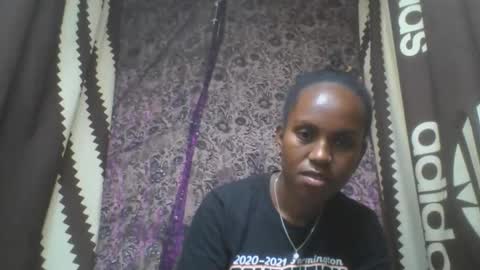 Snapshot of estanie chatting on 10-25-25, 08:25 estanie online show from 10-25-25, 08:25