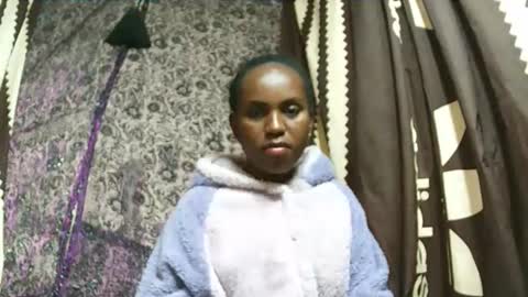 Snapshot of estanie chatting on 11-09-25, 07:06 estanie online show from 11-09-25, 07:06