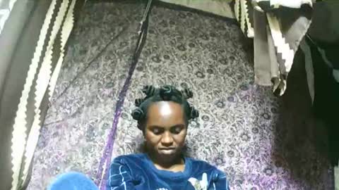 Snapshot of estanie chatting on 11-15-25, 07:32 estanie online show from 11-15-25, 07:32