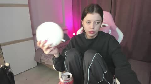 Snapshot of este_ria chatting on 12-01-24, 10:21 esteria online show from 12-01-24, 10:21