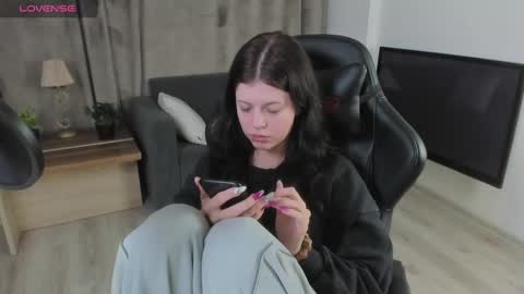 Snapshot of este_ria chatting on 12-03-24, 06:49 esteria online show from 12-03-24, 06:49