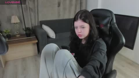 Snapshot of este_ria chatting on 12-04-24, 12:19 esteria online show from 12-04-24, 12:19