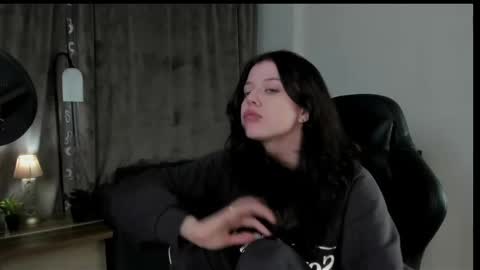 Snapshot of este_ria chatting on 12-08-24, 12:29 esteria online show from 12-08-24, 12:29
