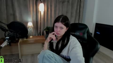 Snapshot of este_ria chatting on 12-12-24, 04:04 esteria online show from 12-12-24, 04:04