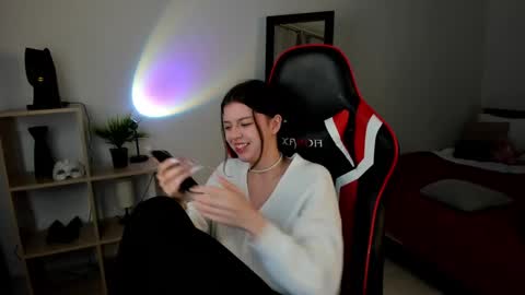 Snapshot of este_ria chatting on 01-16-25, 08:14 esteria online show from 01-16-25, 08:14