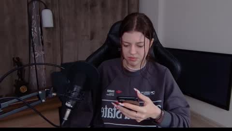 Snapshot of este_ria chatting on 01-19-25, 09:34 esteria online show from 01-19-25, 09:34