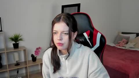 Snapshot of este_ria chatting on 01-23-25, 07:40 esteria online show from 01-23-25, 07:40
