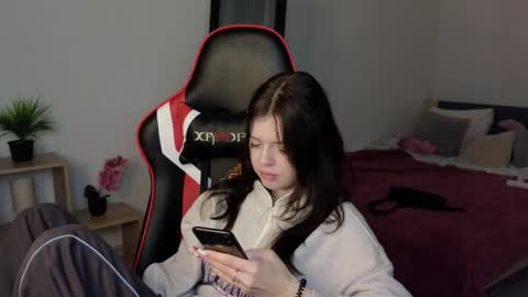 Snapshot of este_ria chatting on 01-24-25, 06:24 esteria online show from 01-24-25, 06:24