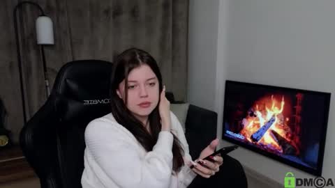 Snapshot of este_ria chatting on 01-25-25, 12:48 esteria online show from 01-25-25, 12:48