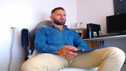 esteban online show from 12-20-25, 03:08