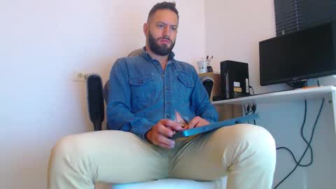 Snapshot of esteban7984068 chatting on 02-16-26, 01:29 esteban online show from 02-16-26, 01:29