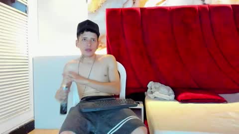 ESTEBAN online show from 01-16-26, 07:40