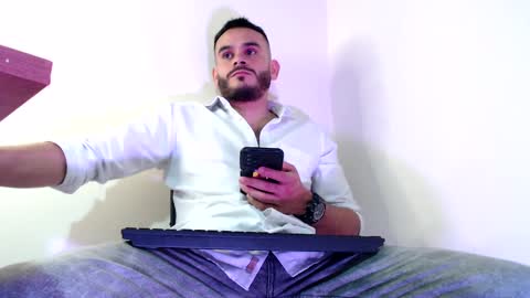 Snapshot of esteban_fer chatting on 12-22-24, 04:06 Esteban Fernandez online show from 12-22-24, 04:06