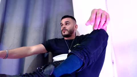 Snapshot of esteban_fer chatting on 12-26-24, 05:15 Esteban Fernandez online show from 12-26-24, 05:15