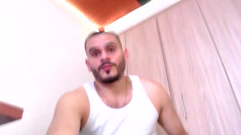 Snapshot of esteban_fer chatting on 02-08-25, 06:12 Esteban Fernandez online show from 02-08-25, 06:12