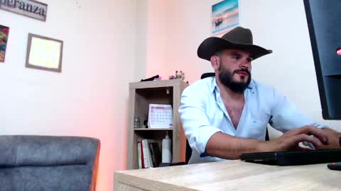 Esteban Fernandez online show from 05-04-26, 04:52