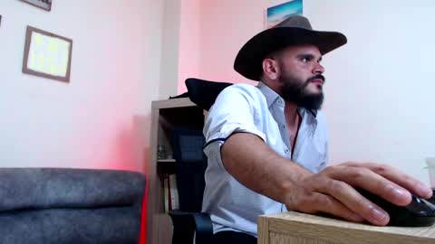 Esteban Fernandez online show from 05-05-26, 08:44