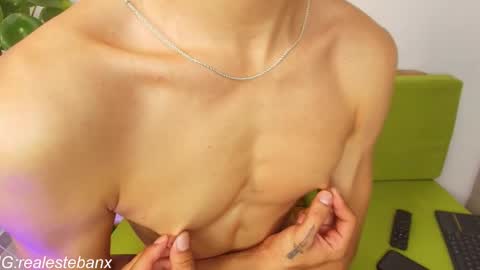 Snapshot of esteban_knight chatting on 05-09-26, 01:22 E S T E B A N online show from 05-09-26, 01:22