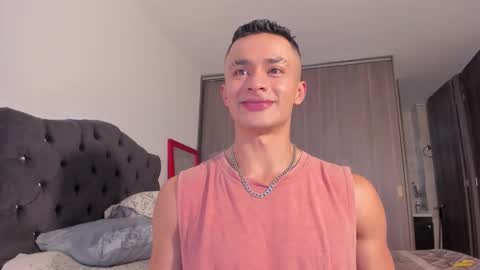 Snapshot of esteban_stud97 chatting on 10-14-25, 08:31 Esteban Stud online show from 10-14-25, 08:31