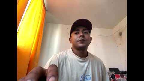 Snapshot of esteban_verg chatting on 11-09-25, 03:54 wailer1996 online show from 11-09-25, 03:54