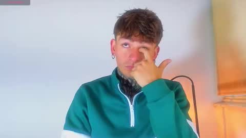 Snapshot of estebanchar_ chatting on 10-21-25, 11:00 Esteban independent model online show from 10-21-25, 11:00