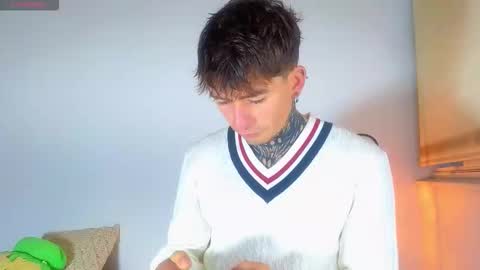 Snapshot of estebanchar_ chatting on 10-23-25, 10:36 Esteban independent model online show from 10-23-25, 10:36