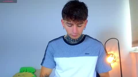 Snapshot of estebanchar_ chatting on 10-24-25, 01:51 Esteban independent model online show from 10-24-25, 01:51