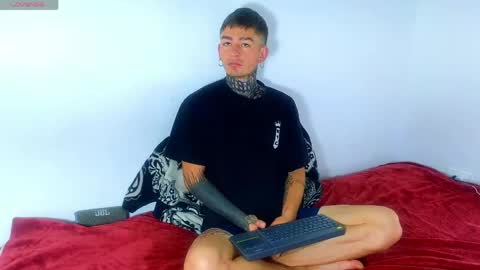 Esteban independent model online show from 05-13-26, 09:50