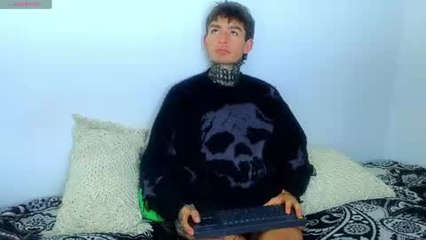 Esteban independent model online show from 07-25-26, 09:45