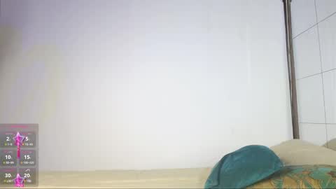 Estefa G online show from 12-15-24, 05:02