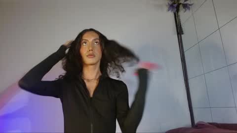 Estefa G online show from 02-18-25, 03:31